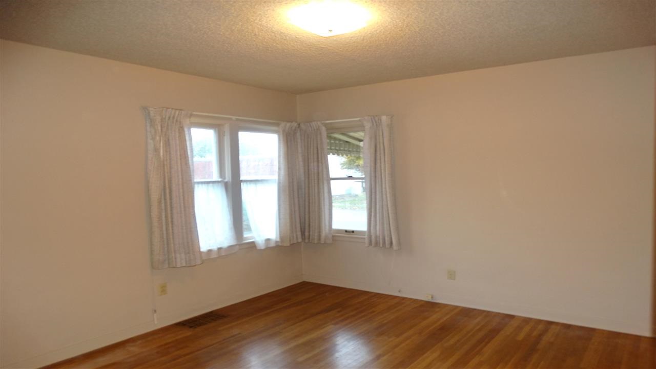 304 E Bridgeport Ave - Photo 11