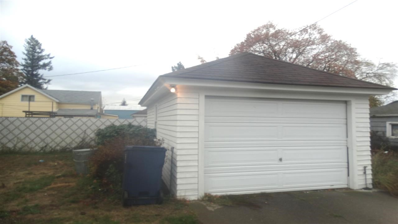 304 E Bridgeport Ave - Photo 15