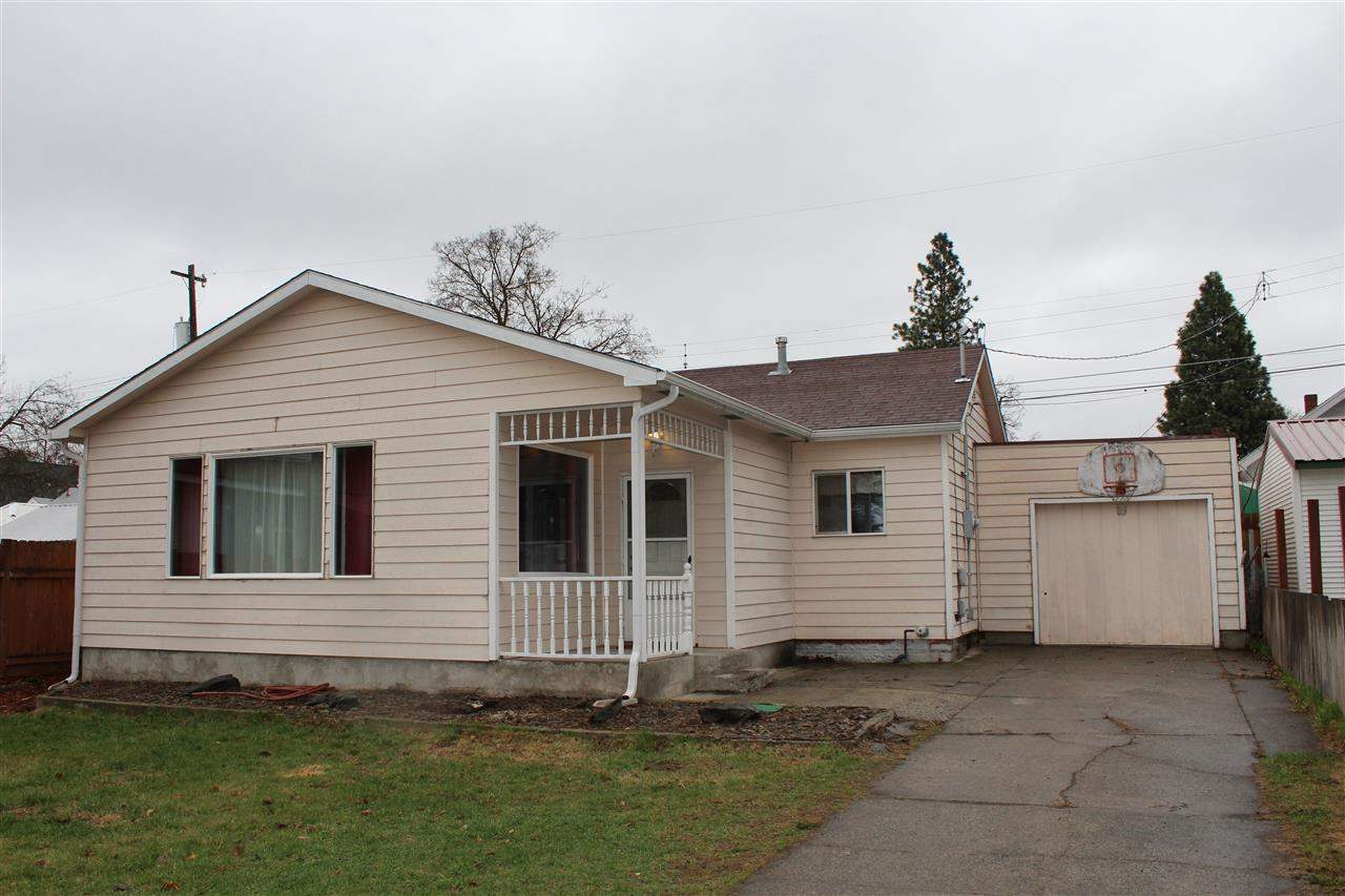 1118 W Glass Ave - Photo 1