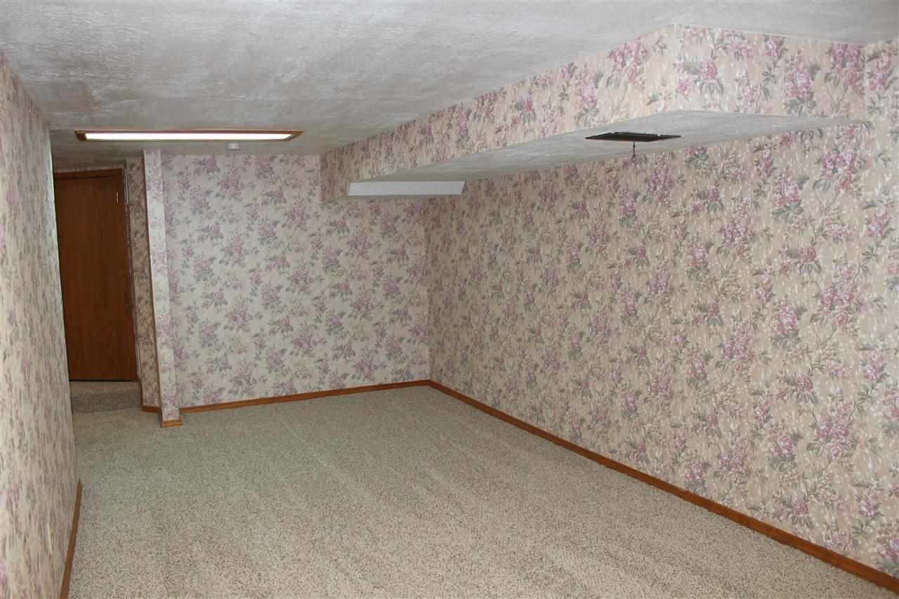 1118 W Glass Ave - Photo 12