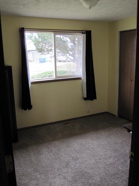 1225 E 4th St - Photo 11