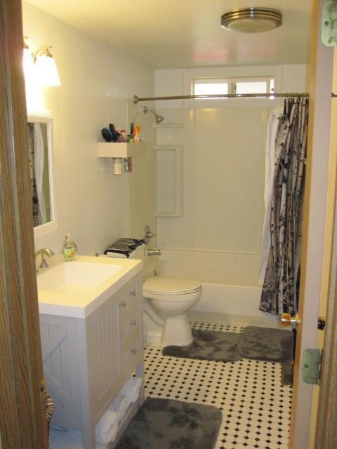1225 E 4th St - Photo 10