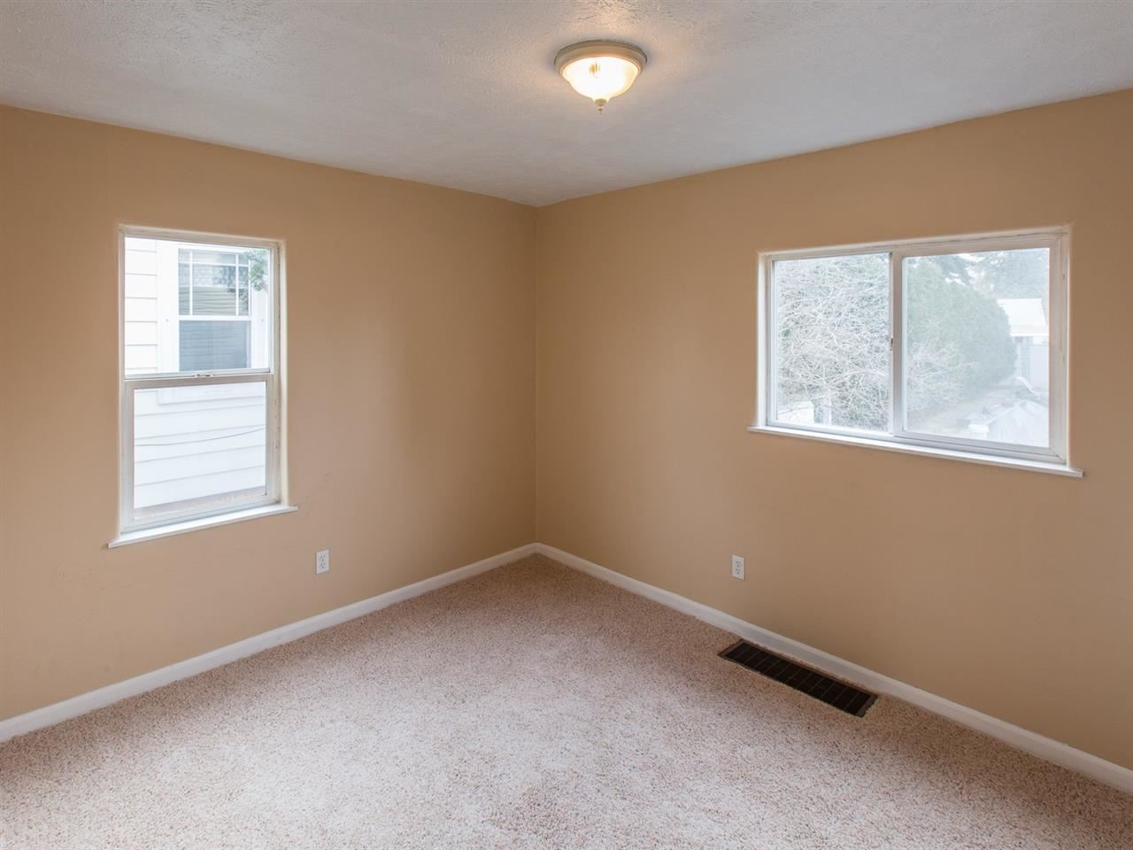 5407 N Hawthorne St - Photo 8