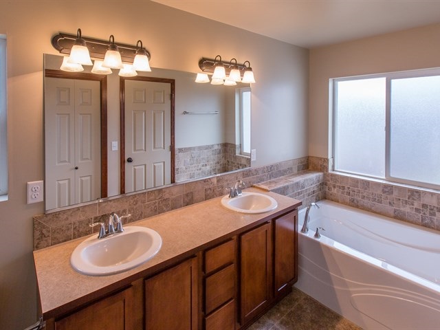 9013 E Heroy Ln - Photo 9