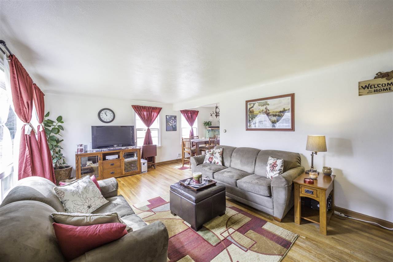 5217 N Oak St - Photo 3