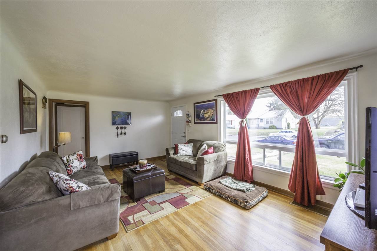 5217 N Oak St - Photo 4