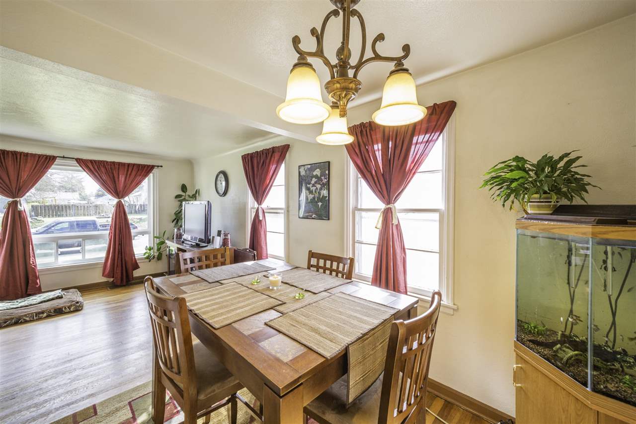 5217 N Oak St - Photo 7