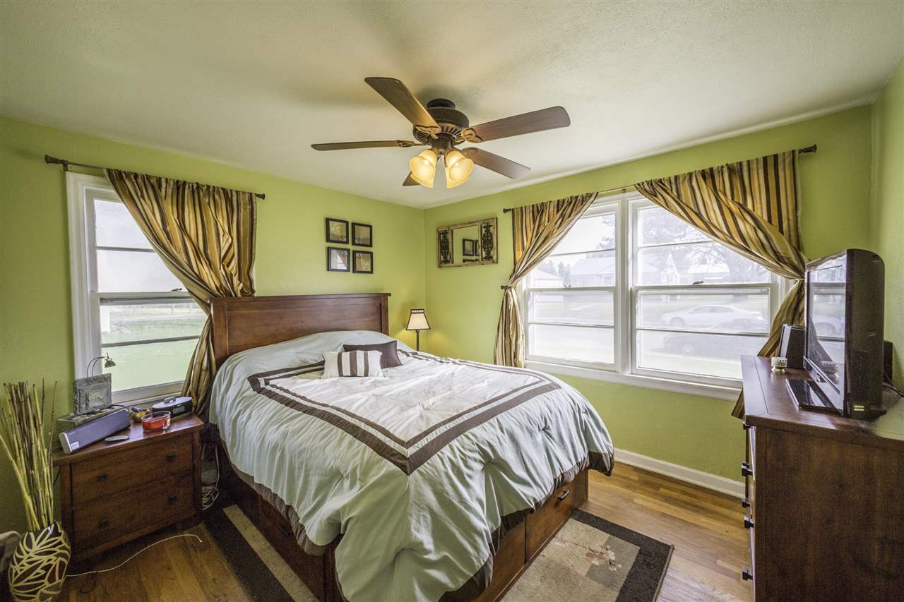 5217 N Oak St - Photo 8
