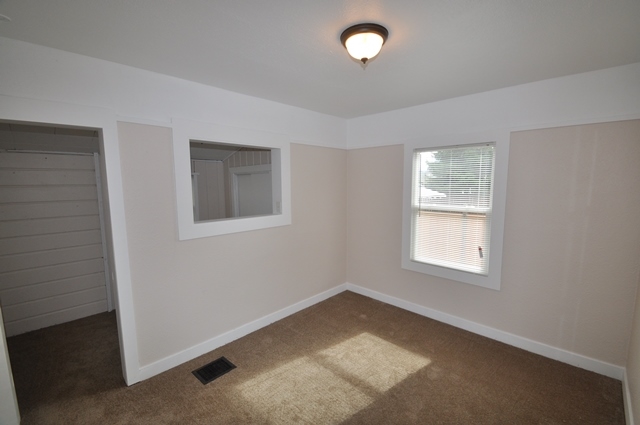 4812 N LEE St - Photo 3