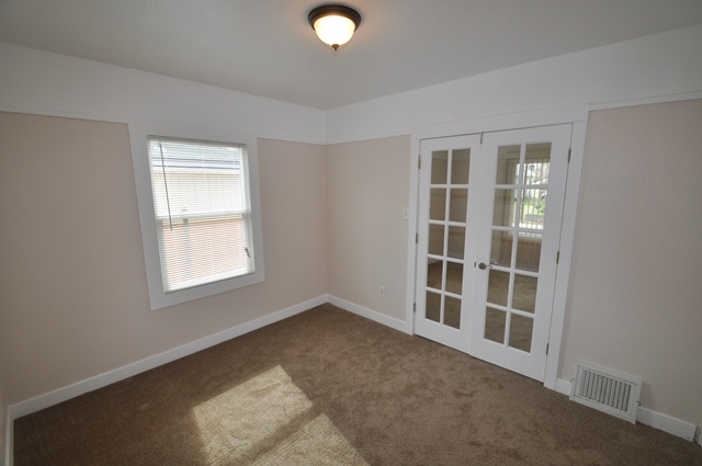 4812 N LEE St - Photo 4