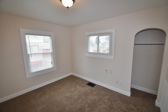 4812 N LEE St - Photo 6