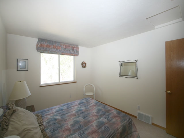 403 E Bridlewood Ln - Photo 12
