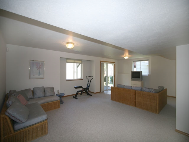 403 E Bridlewood Ln - Photo 13