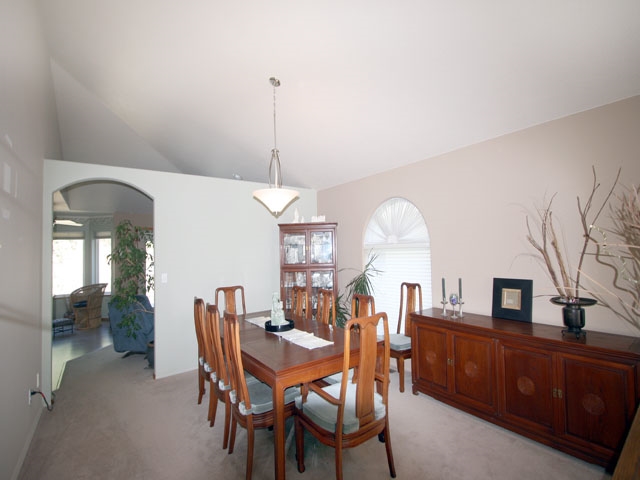 403 E Bridlewood Ln - Photo 4