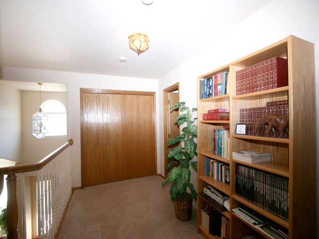 403 E Bridlewood Ln - Photo 8