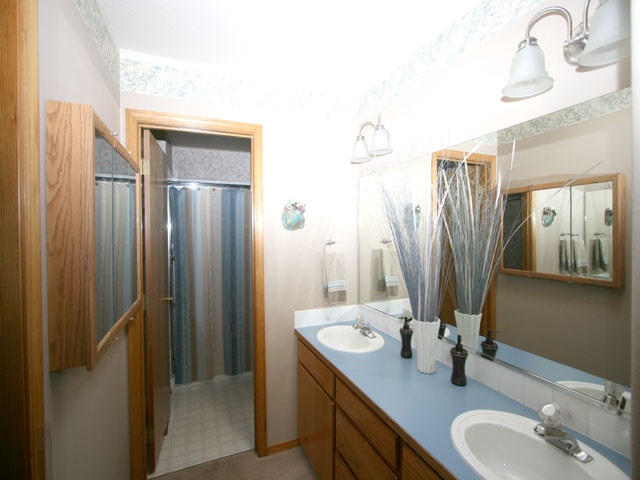 403 E Bridlewood Ln - Photo 10