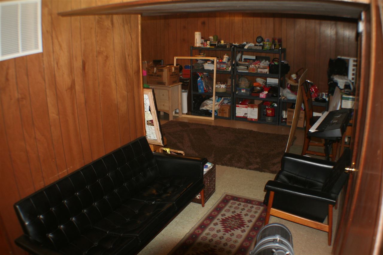 5711 N Elm St - Photo 12