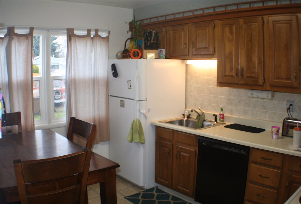 5711 N Elm St - Photo 3
