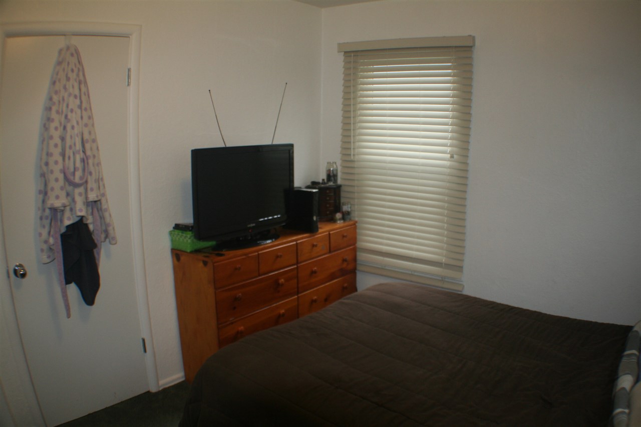 5711 N Elm St - Photo 7