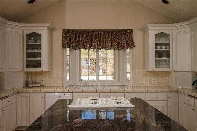 932 E 10th Ave - Photo 6