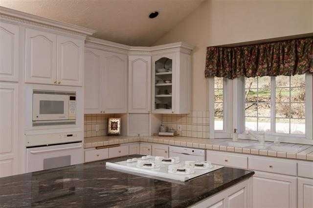 932 E 10th Ave - Photo 7