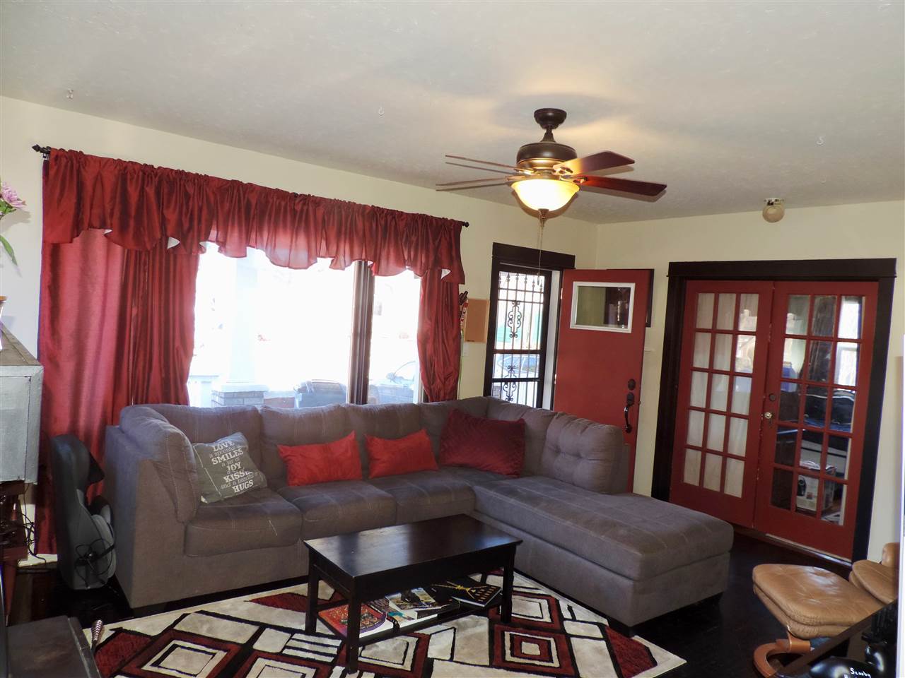 8702 E Valleyway Ave - Photo 5