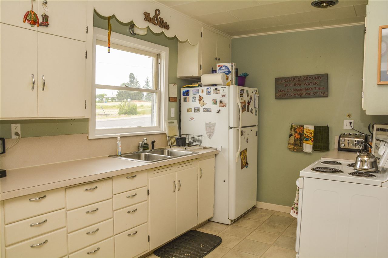 4 SW College Ave - Photo 8