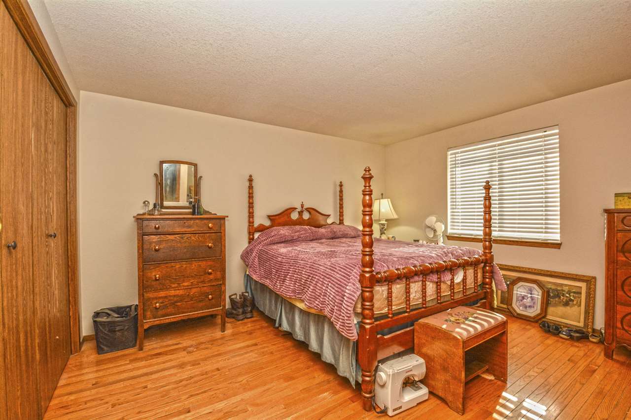 207 Marshall St - Photo 11