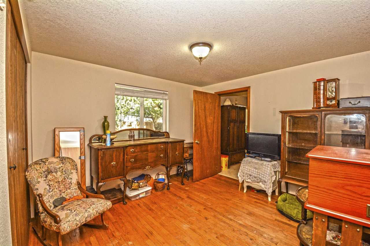 207 Marshall St - Photo 15