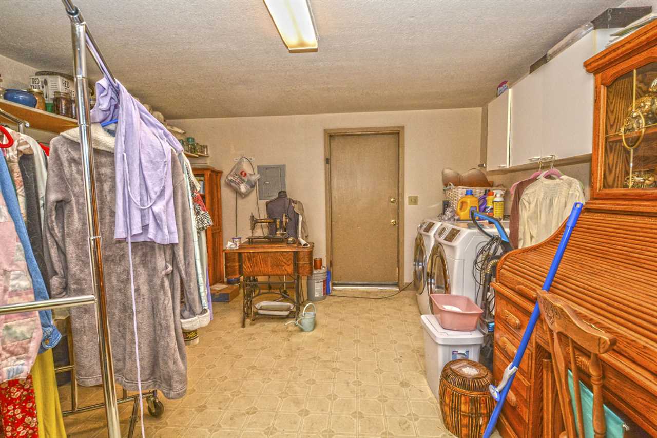 207 Marshall St - Photo 16
