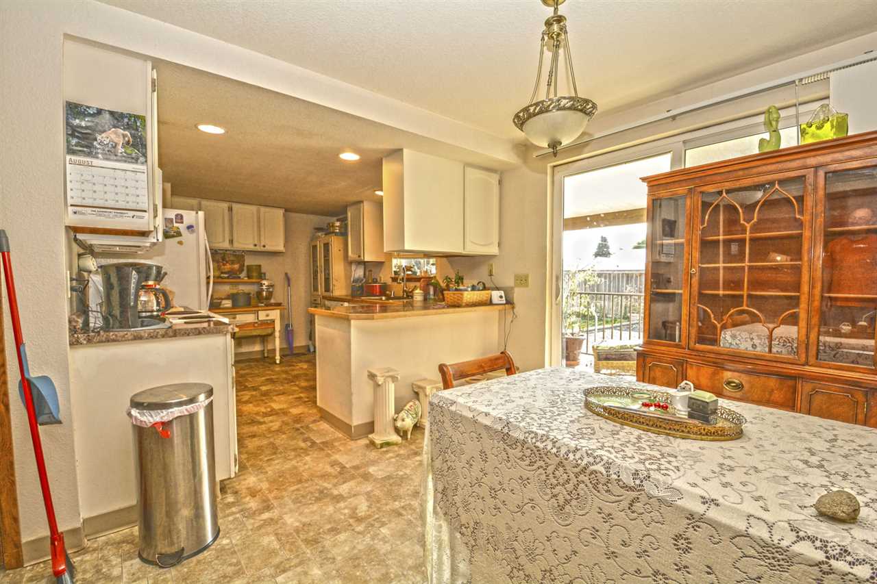 207 Marshall St - Photo 3