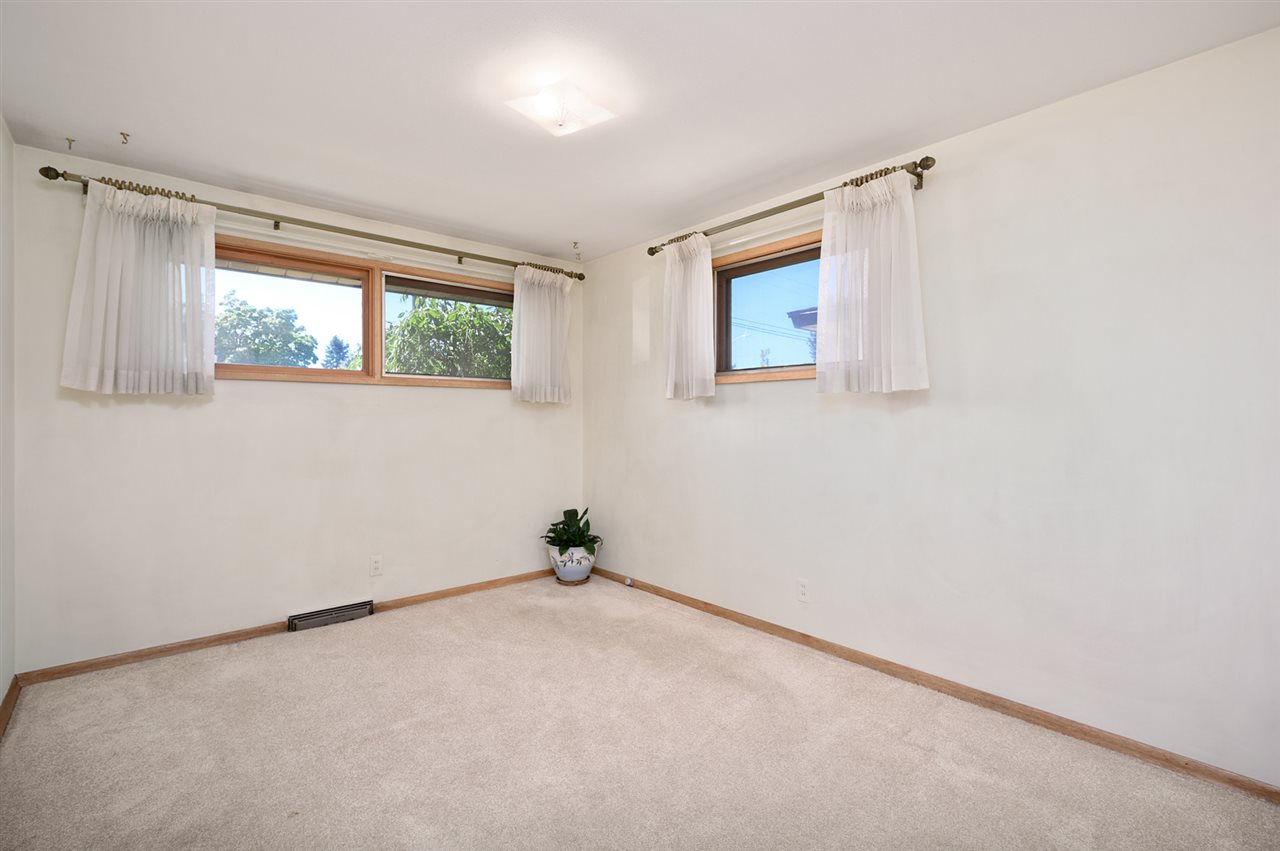 5734 N Driscoll Blvd - Photo 6