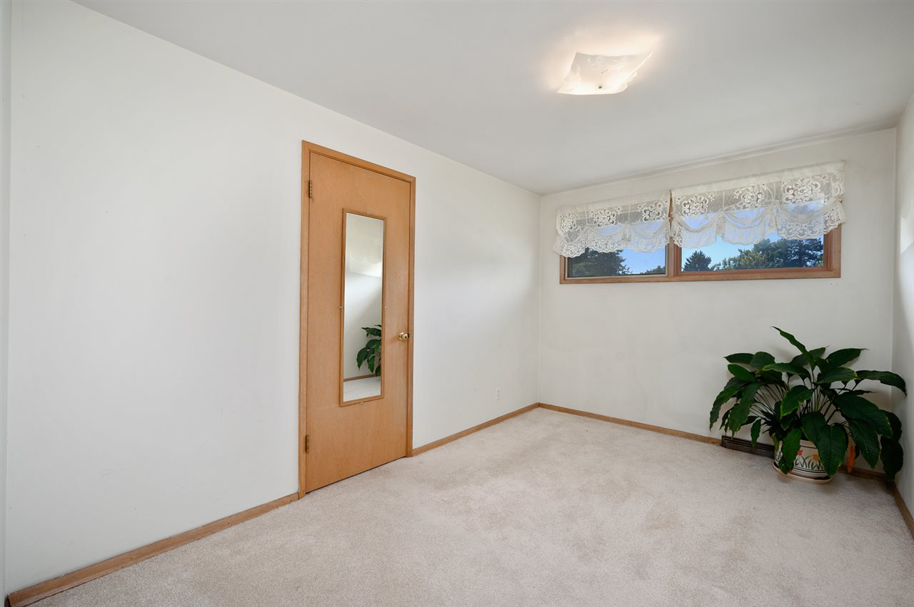 5734 N Driscoll Blvd - Photo 8