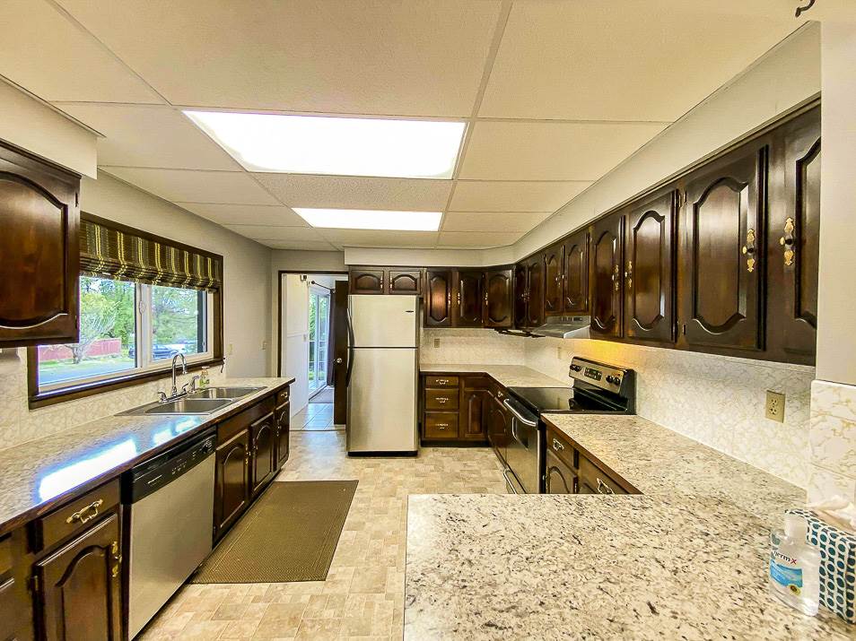 311 Sinclair St - Photo 11