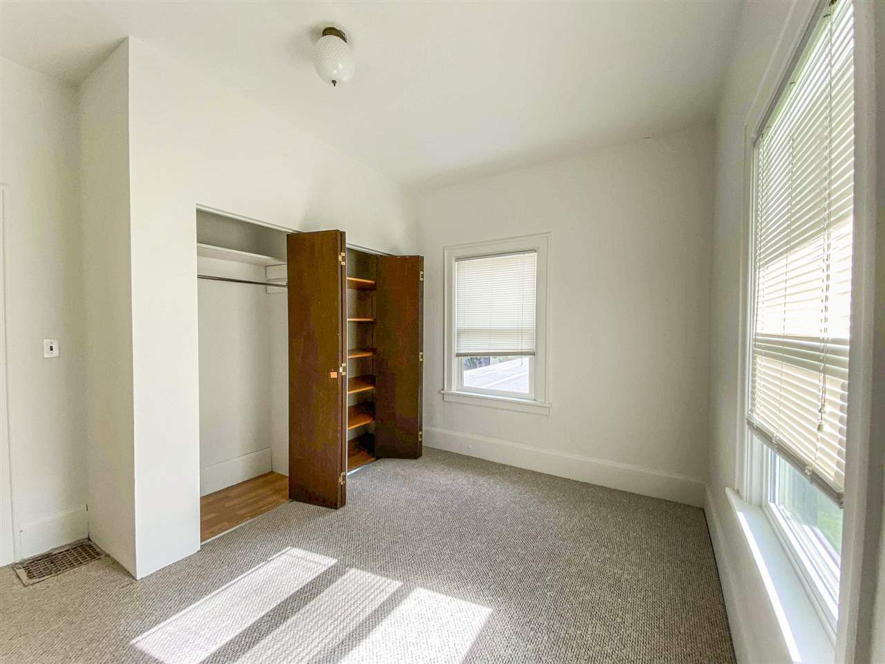 311 Sinclair St - Photo 16