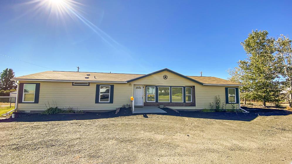 203 Sinclair St - Photo 1