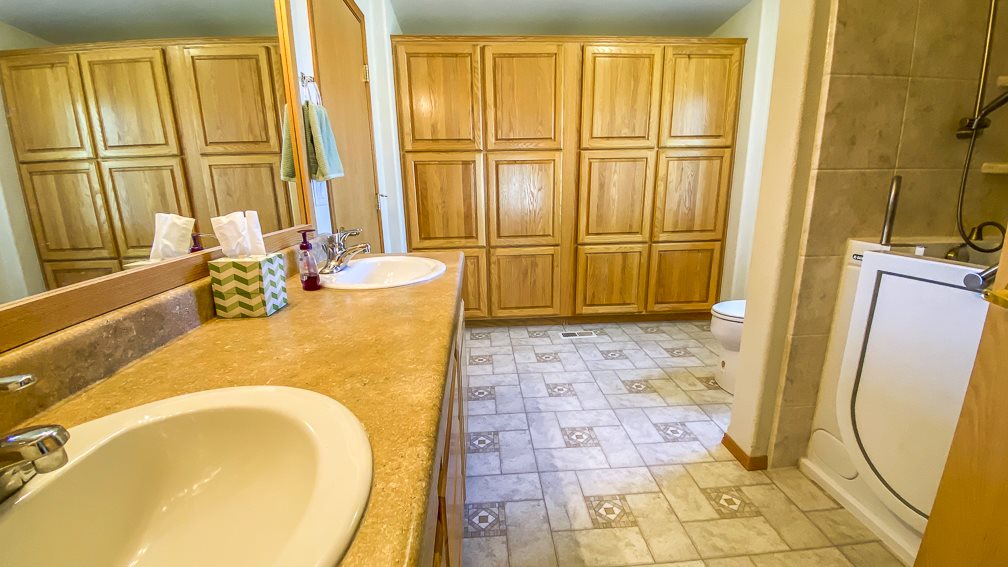 203 Sinclair St - Photo 11