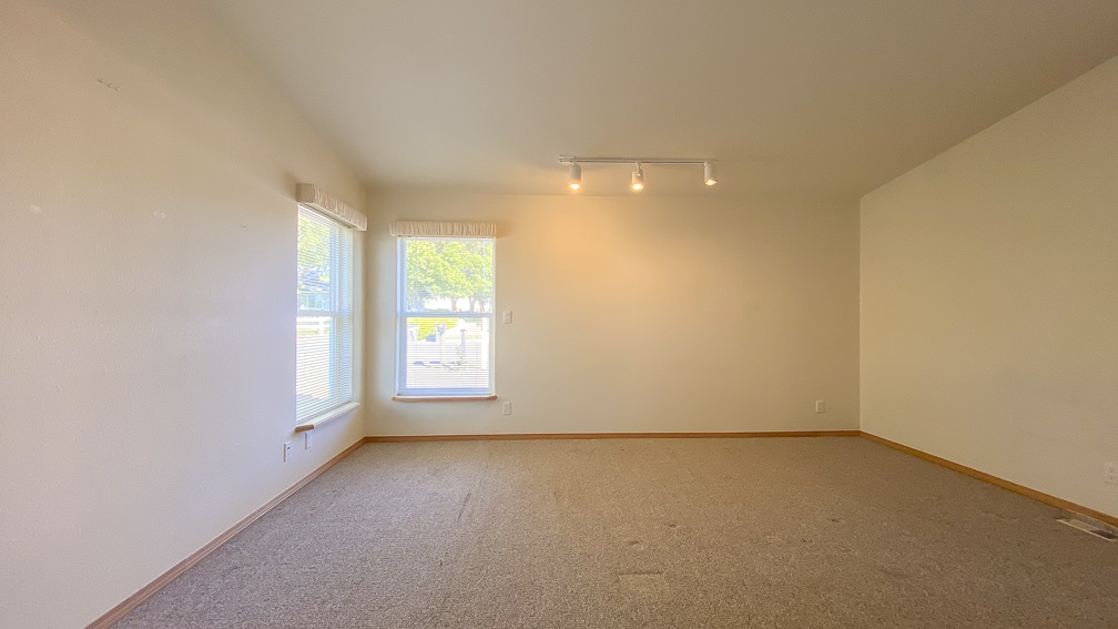 203 Sinclair St - Photo 12
