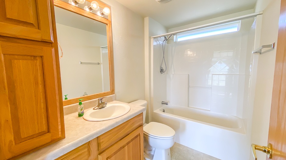 203 Sinclair St - Photo 13