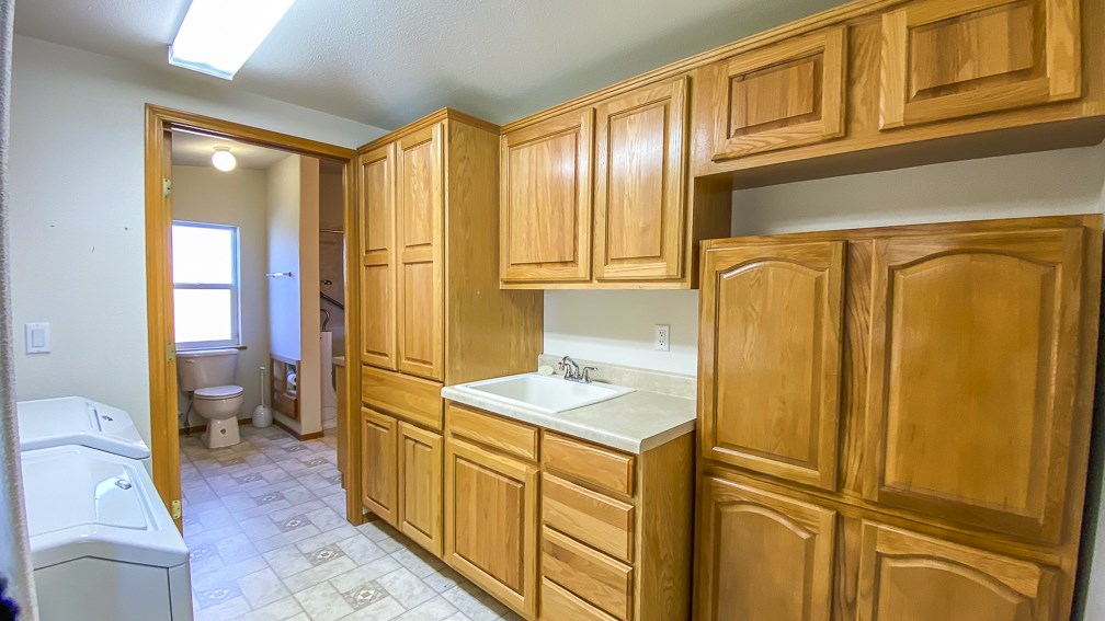 203 Sinclair St - Photo 16