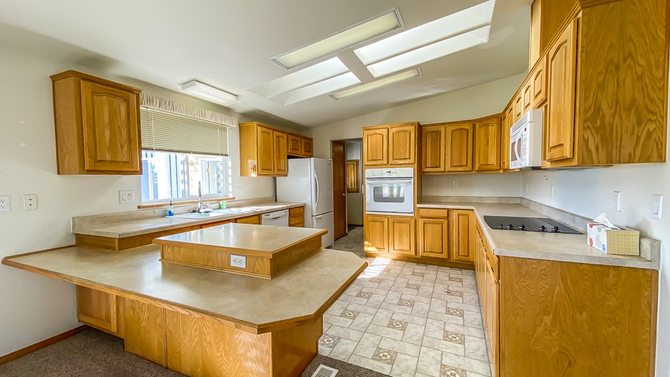 203 Sinclair St - Photo 4