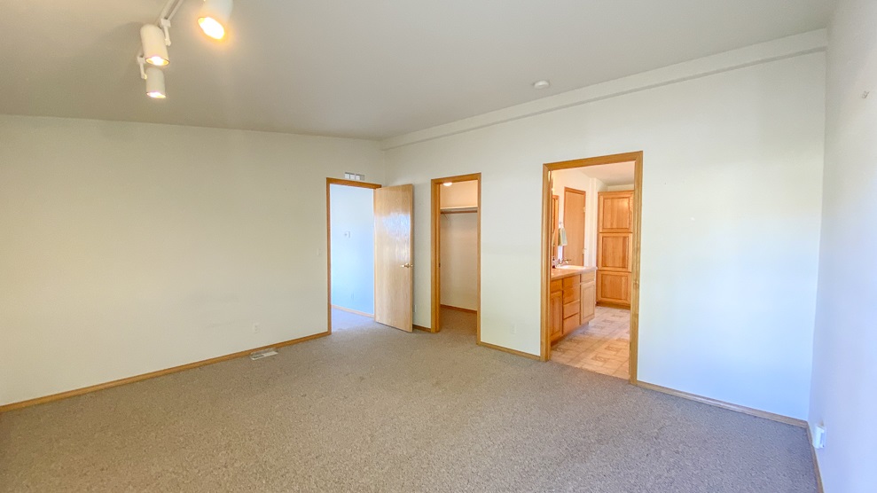 203 Sinclair St - Photo 9