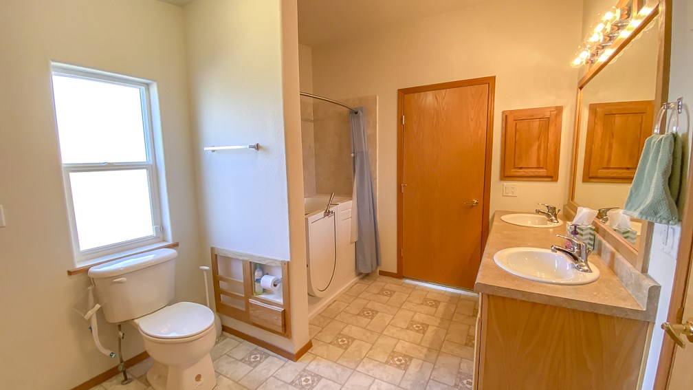 203 Sinclair St - Photo 10
