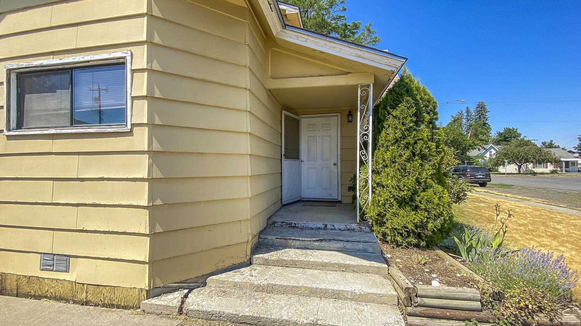 909 Main St - Photo 2
