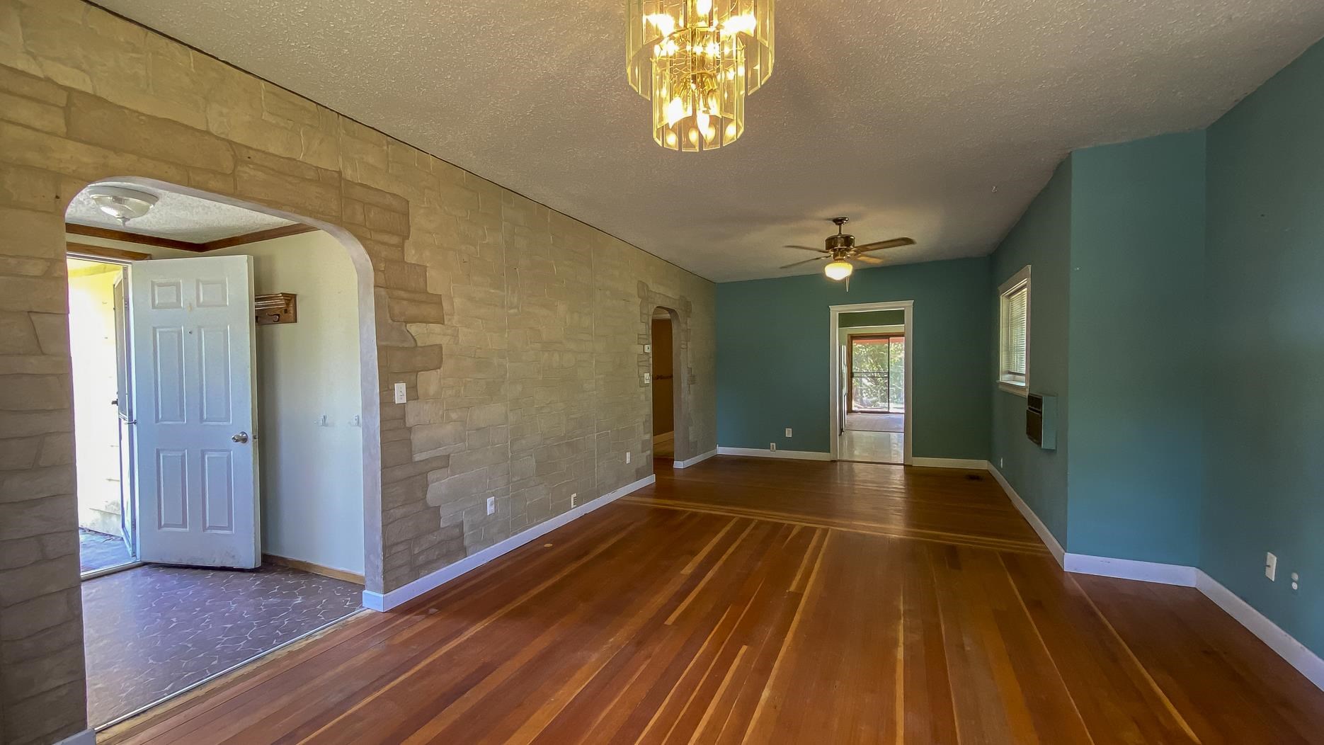 909 Main St - Photo 13