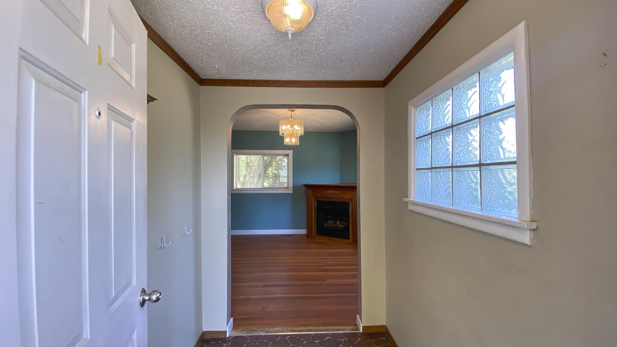 909 Main St - Photo 3