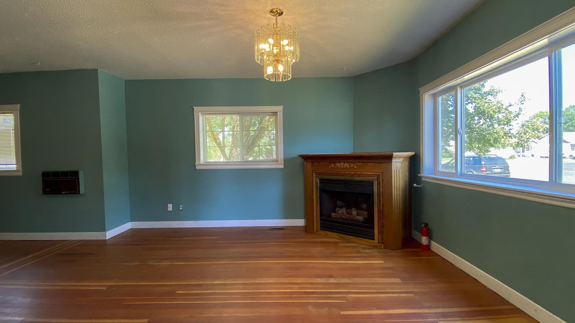 909 Main St - Photo 4