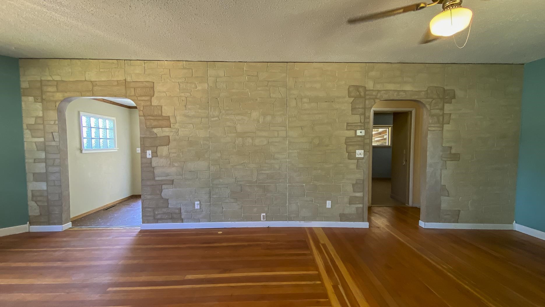 909 Main St - Photo 6