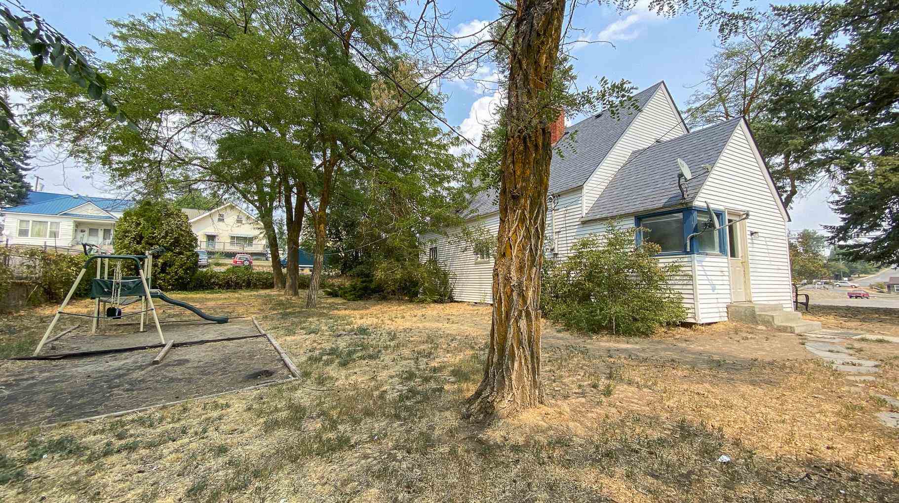 302 8th St - Photo 19