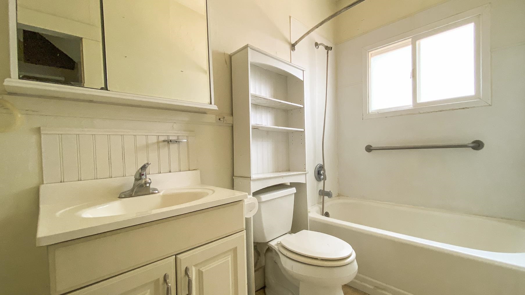 302 8th St - Photo 4
